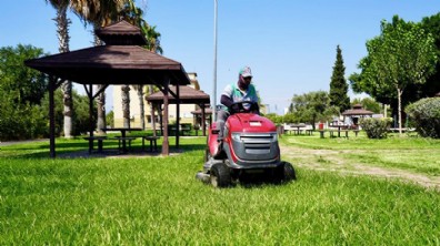 Kepez’in yeşil alanları titizlikle korunuyor