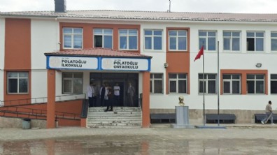 Korku dolu dakikalar! Öğrenci, okula pompalı tüfekle geldi
