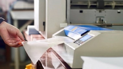 Laminasyon Kağıdı Seçimi Belgelerin Dayanıklılığını Nasıl Etkiler?