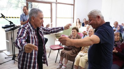 Mavi Ev alzheimer hastalarına ve yakınlarına moral oluyor