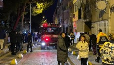 4 katlı binada yangın: 1'i ağır 8 yaralı