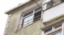 5'inci kattan düşen kadın hayatını kaybetti