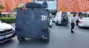 AVM’de silahlı saldırı: 2 yaralı