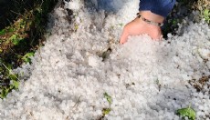 Afyonkarahisar'da dolu etkili oldu