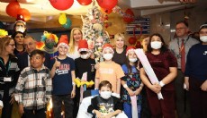 Akdeniz Üniversitesi Hastanesi'nde yeni yıl coşkusu