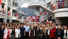 Akdeniz Üniversitesi Hastanesi'nde yeni yıl coşkusu