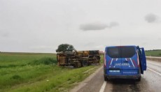 Aksaray'da askeri araç devrildi; 2 yaralı