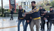 Alanya'da bıçaklı ve zincirli kavga kamerada; 7 gözaltı