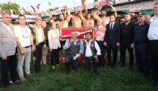 Altınyayla'da Orhan Okulu başpehlivan oldu