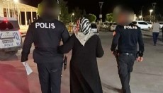 Anneler gününde annesini dövdü