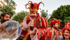 Antalya Kaleiçi sokaklarında renkli kortej