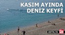 Antalya Konyaaltı Sahili'nde kasım ayında deniz keyfi
