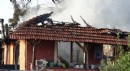 Antalya'da 2 torununu alevlerin arasından kurtardı