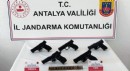 Antalya'da 5 ruhsatsız tabanca ele geçirildi