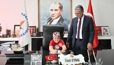 Antalya'da Başkan Ümit Uysal’dan 23 Nisan mesajı