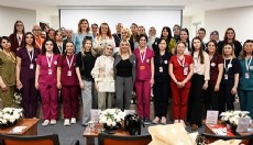 Antalya'da Ebeler Günü Sempozyumu