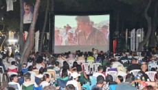 Antalya'da açık havada film keyfi