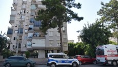 Antalya'da anne ile kızı, yataklarında ölü bulundu