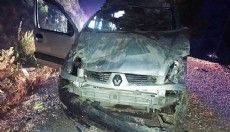 Antalya'da araç şarampole düştü: 3 yaralı