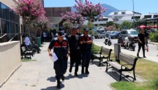 Antalya'da birlikte yaşadığı kadını bıçakladı