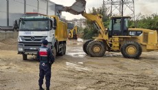 Antalya'da çalınan 50 kamyon kum, yerlerine döküldü