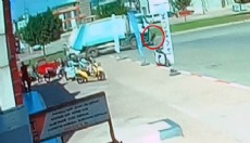 Antalya'da çöp kamyonunun altında kaldı