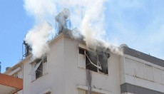 Antalya'da dairedeki yangını itfaiye söndürdü