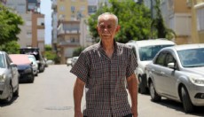 Antalya'da dede ile 2 torunu, bütçelerine uygun konut arıyor