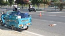 Antalya'da devrilen triportörün sürücüsü yaralandı
