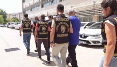 Antalya'da dolandırıcılara darbe: 2 tutuklu