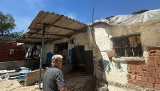 Antalya'da gecekondudaki yangını itfaiye söndürdü