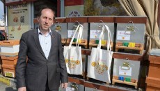 Antalya'da genç arıcılara destek