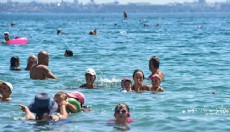 Antalya'da hava 'aşırı', deniz 'çok' sıcak