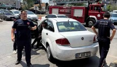 Antalya'da itfaiye ile otomobil çarpıştı: 1 yaralı