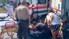 Antalya'da kamyona çarpan motosikletin sürücüsü yaralandı
