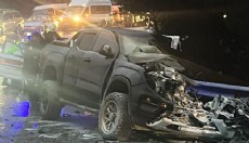 Antalya'da kamyonet ile TIR çarpıştı: 2 yaralı