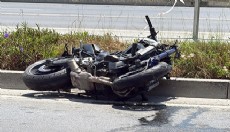 Antalya'da kamyonetle çarpışan motosikletli öldü