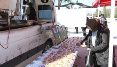 Antalya'da kazada hayatını kaybeden öğrenciler için lokma dağıtıldı