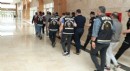 Antalya'da kiralık şirket araçlarını satıp, 120 milyon lira dolandırdılar