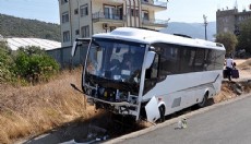Antalya'da midibüs şarampole düştü: 9 yaralı