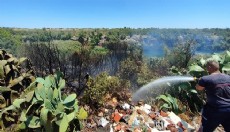 Antalya'da ot ve çalılık yangınını itfaiye söndürdü