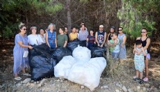 Antalya'da otizmli çocuklardan orman temizliği