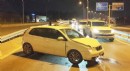 Antalya'da otomobil bariyere çarptı: 2 yaralı