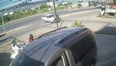 Antalya'da otomobil ile motosiklet çarpıştı