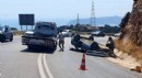 Antalya'da otomobil kayalıklara çarptı: 2 yaralı
