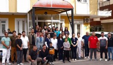 Antalya'da otomobil tutkunlarından huzurevi ziyareti