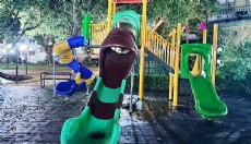 Antalya'da parktaki kaydırak yandı