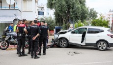 Antalya'da polis motosikletiyle otomobil çarpıştı: 3 yaralı