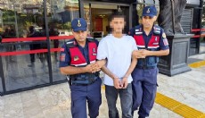 Antalya'da polise silah doğrultan şüpheli tutuklandı