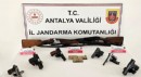 Antalya'da ruhsatsız silah operasyonu